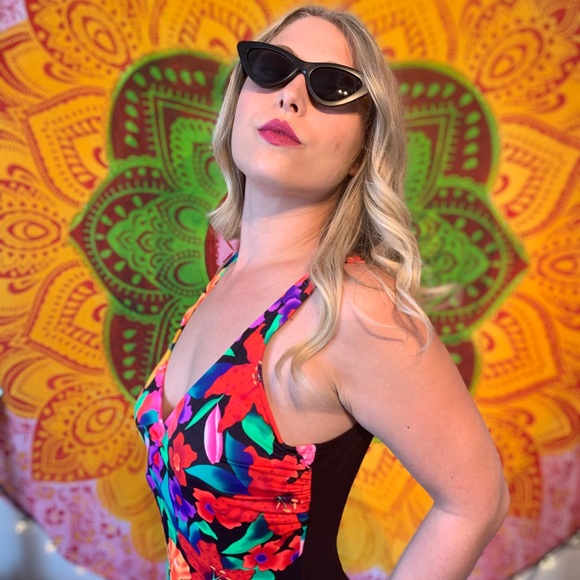 //VINTAGE// Tropical one piece bathing suit - Picture 2 of 5